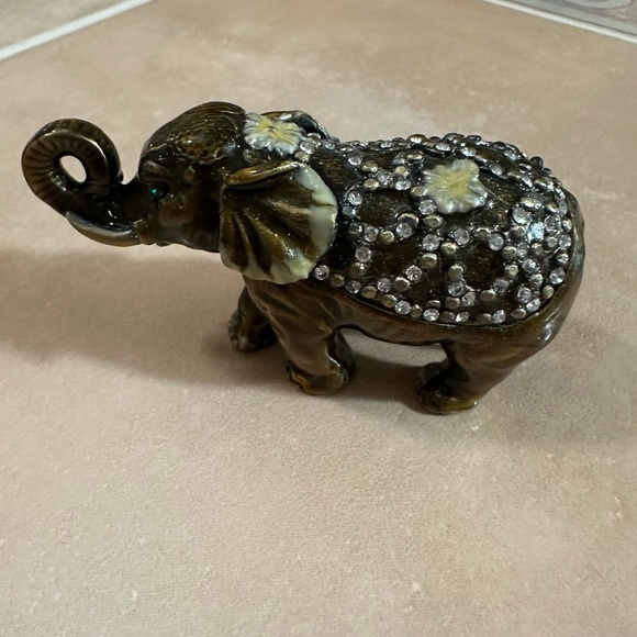 Vintage Elephant Trinket Holder - Picture 3 of 10